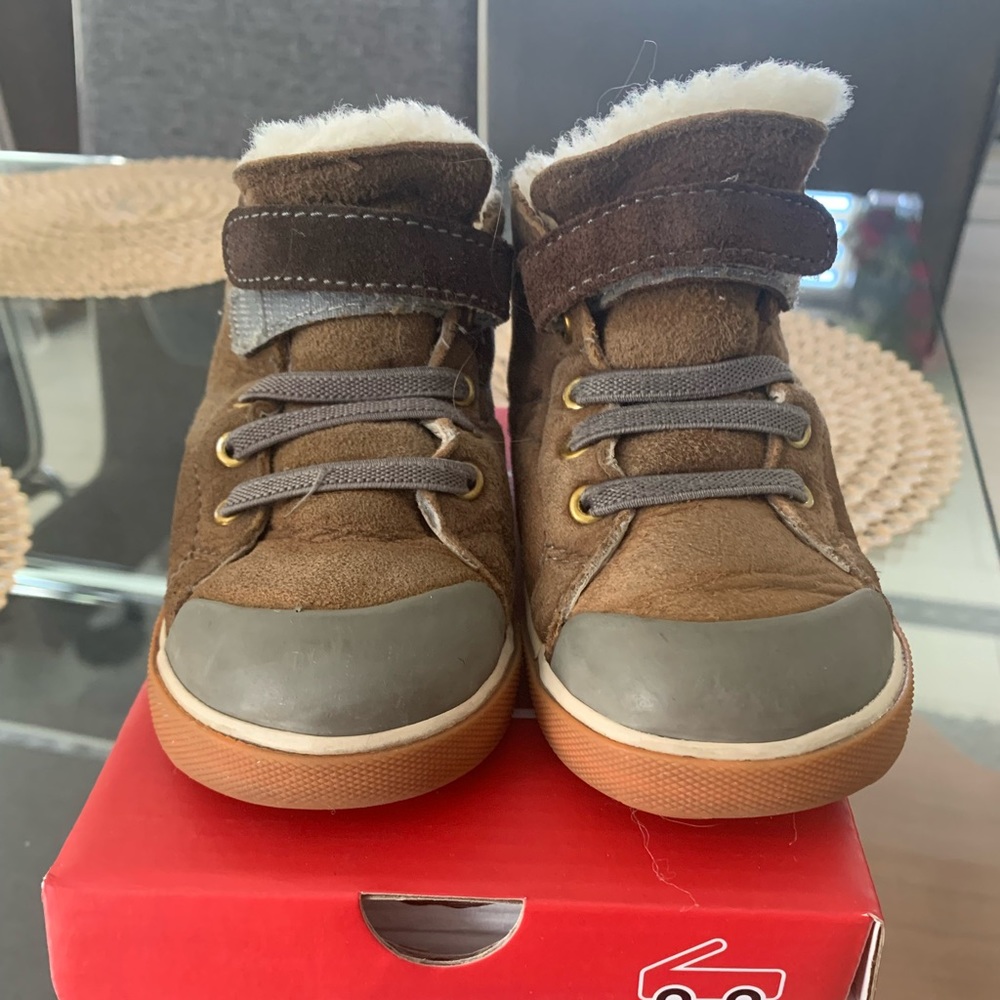 See Kai Run Infant/toddler Boots. Size 8